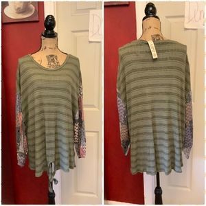 Nwt alkamy green floral sleeve top